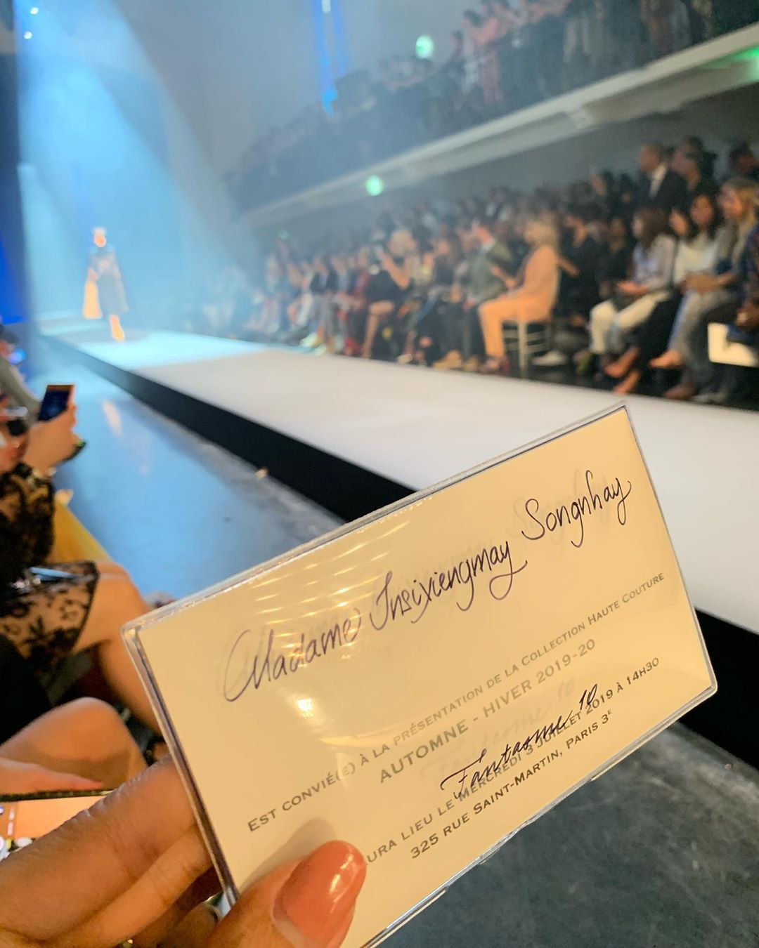 Invitation Jean Paul Gaultier présentée lors du défilé Haute Couture