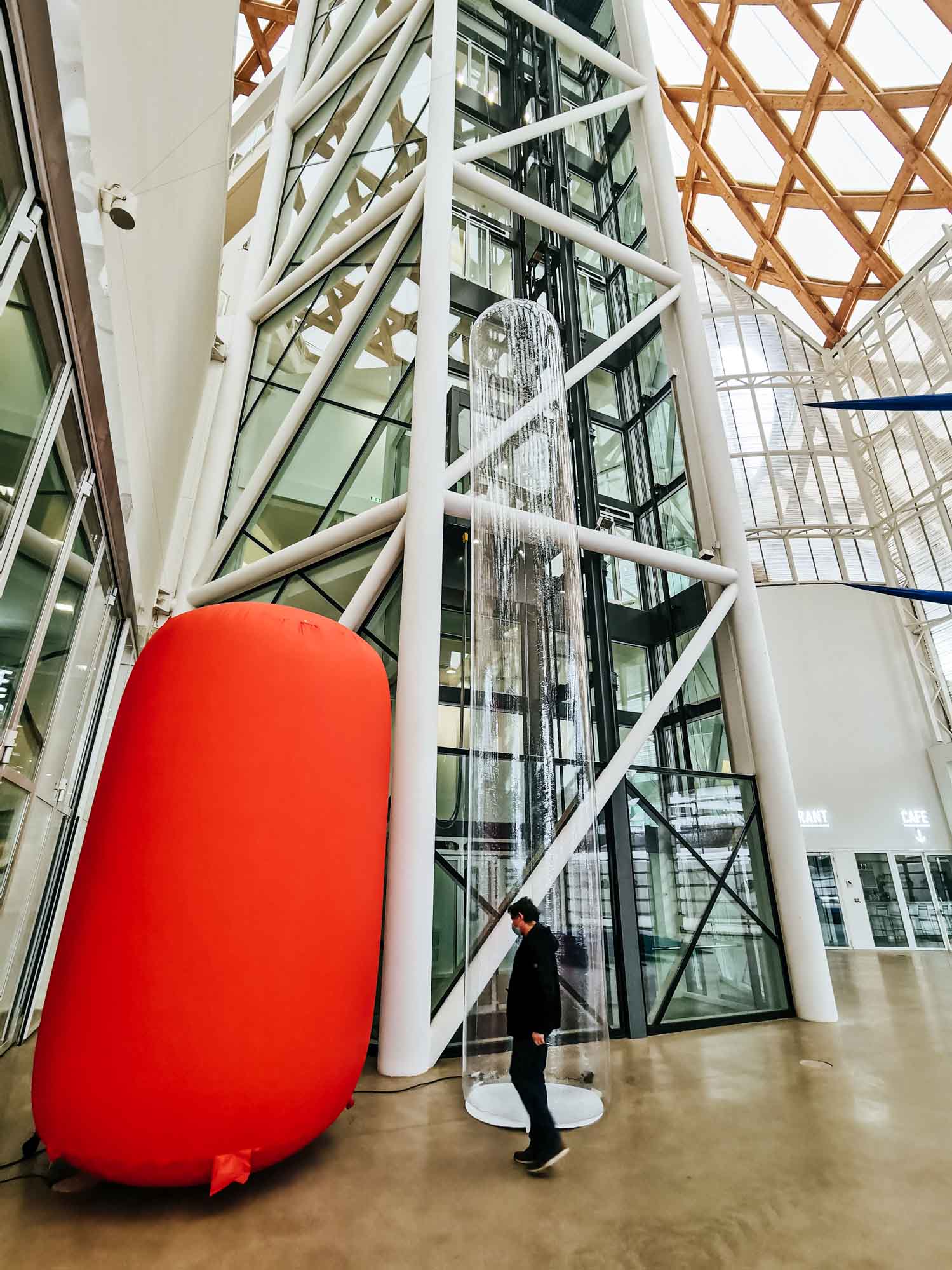 Œuvre gonflable présentée dans l’exposition Aerodream au Centre Pompidou-Metz