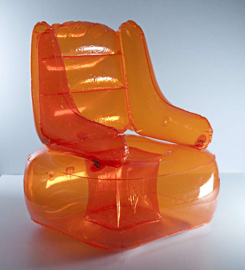 Fauteuil gonflable original de la collection Aerospace de Quasar Khanh