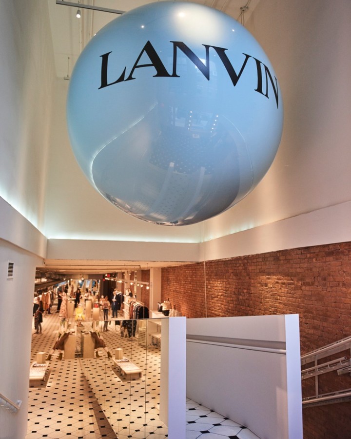 Sphère bleu pâle brillante et personnalisée Lanvin